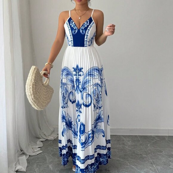 Blue And White Boho Women's Printed V-Neck Ruched Flared Hem Dress - Picture 5 of 6